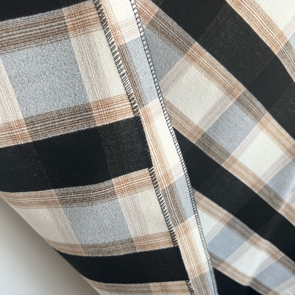 Plaid Cape - Picture 5 of 5